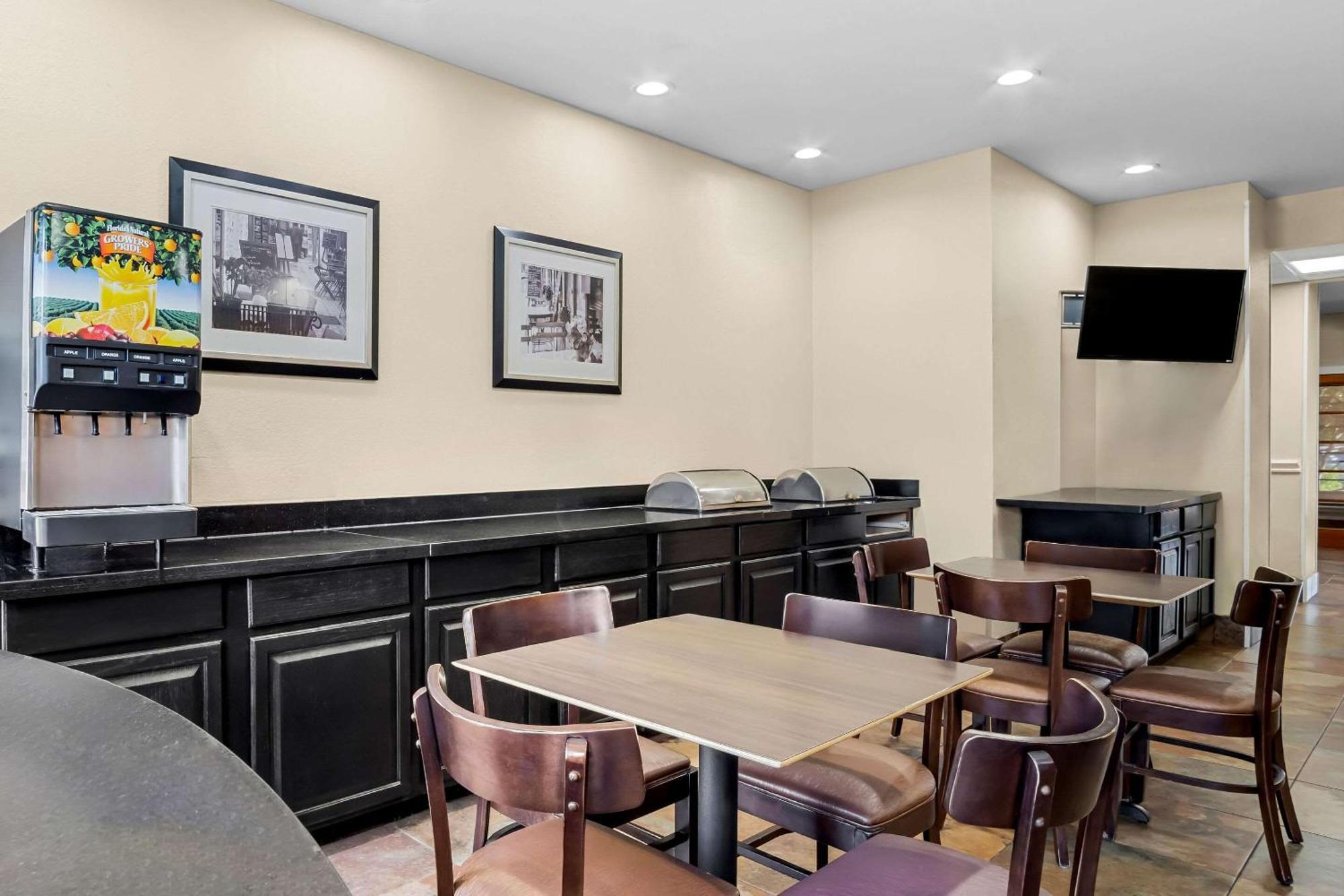 Mainstay Suites Addison-Dallas Buitenkant foto