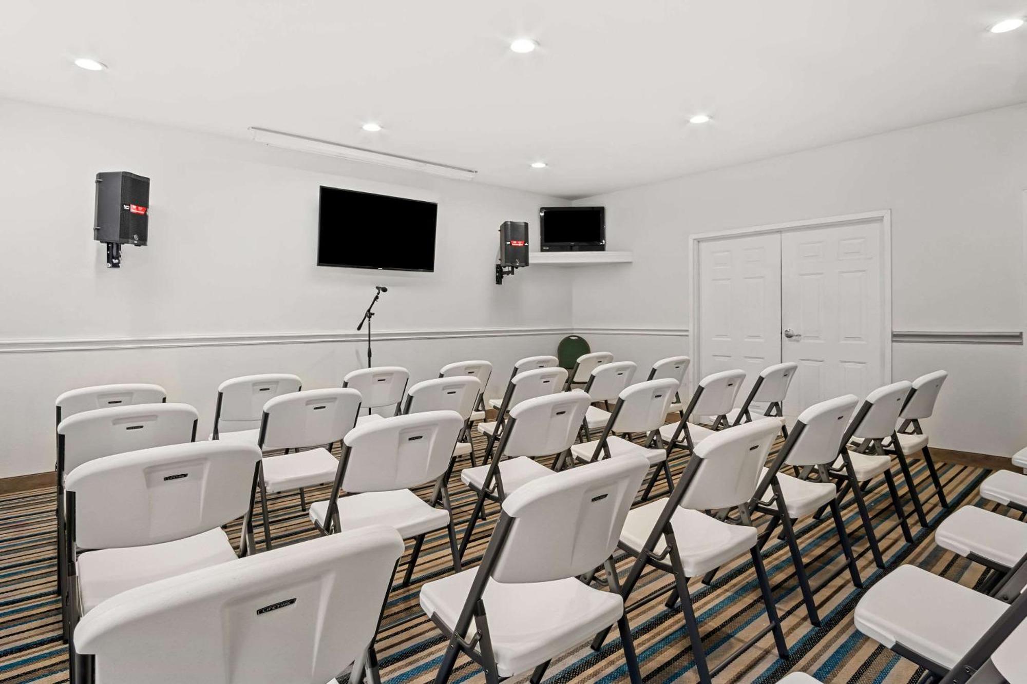 Mainstay Suites Addison-Dallas Buitenkant foto
