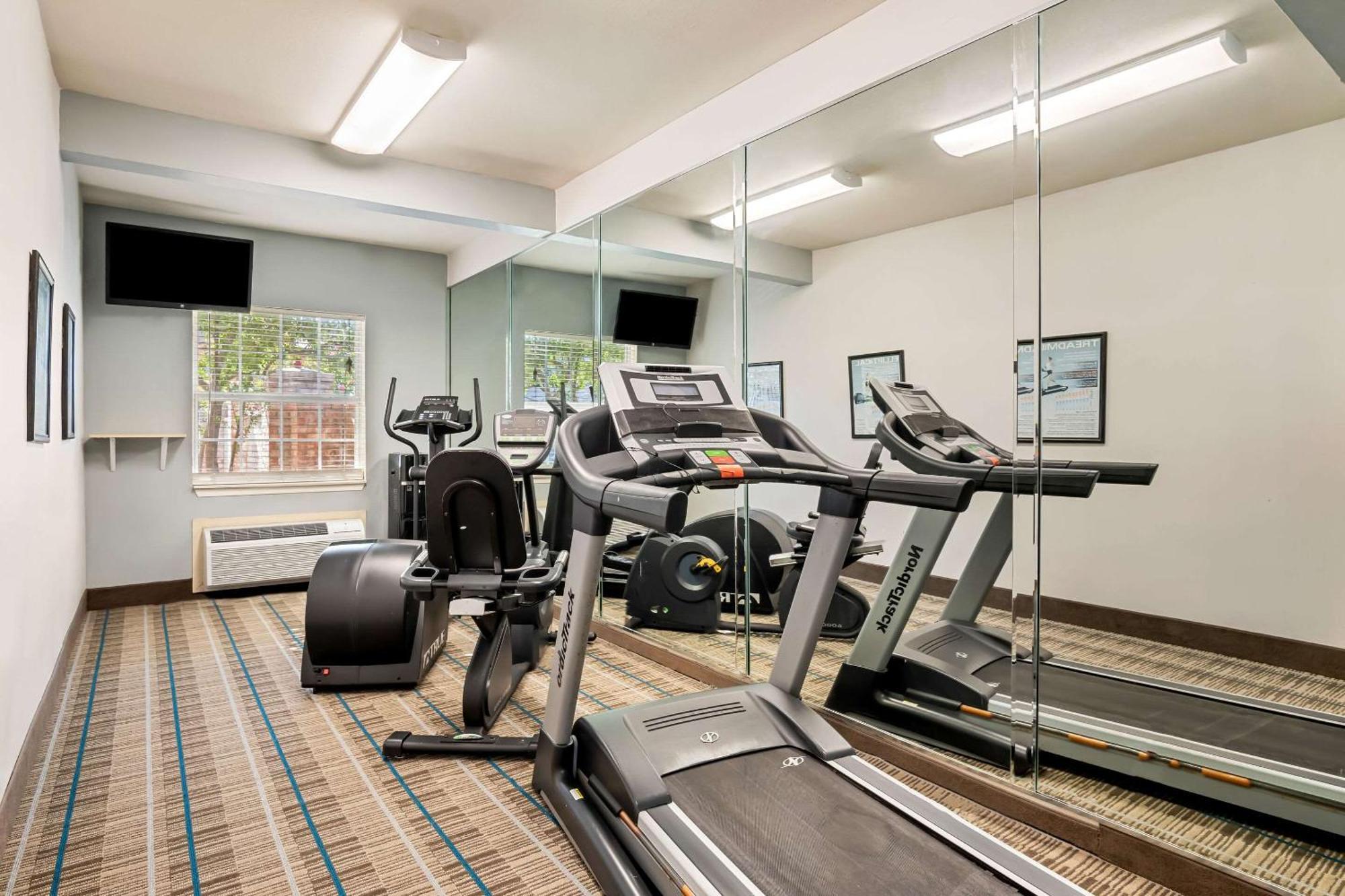 Mainstay Suites Addison-Dallas Buitenkant foto