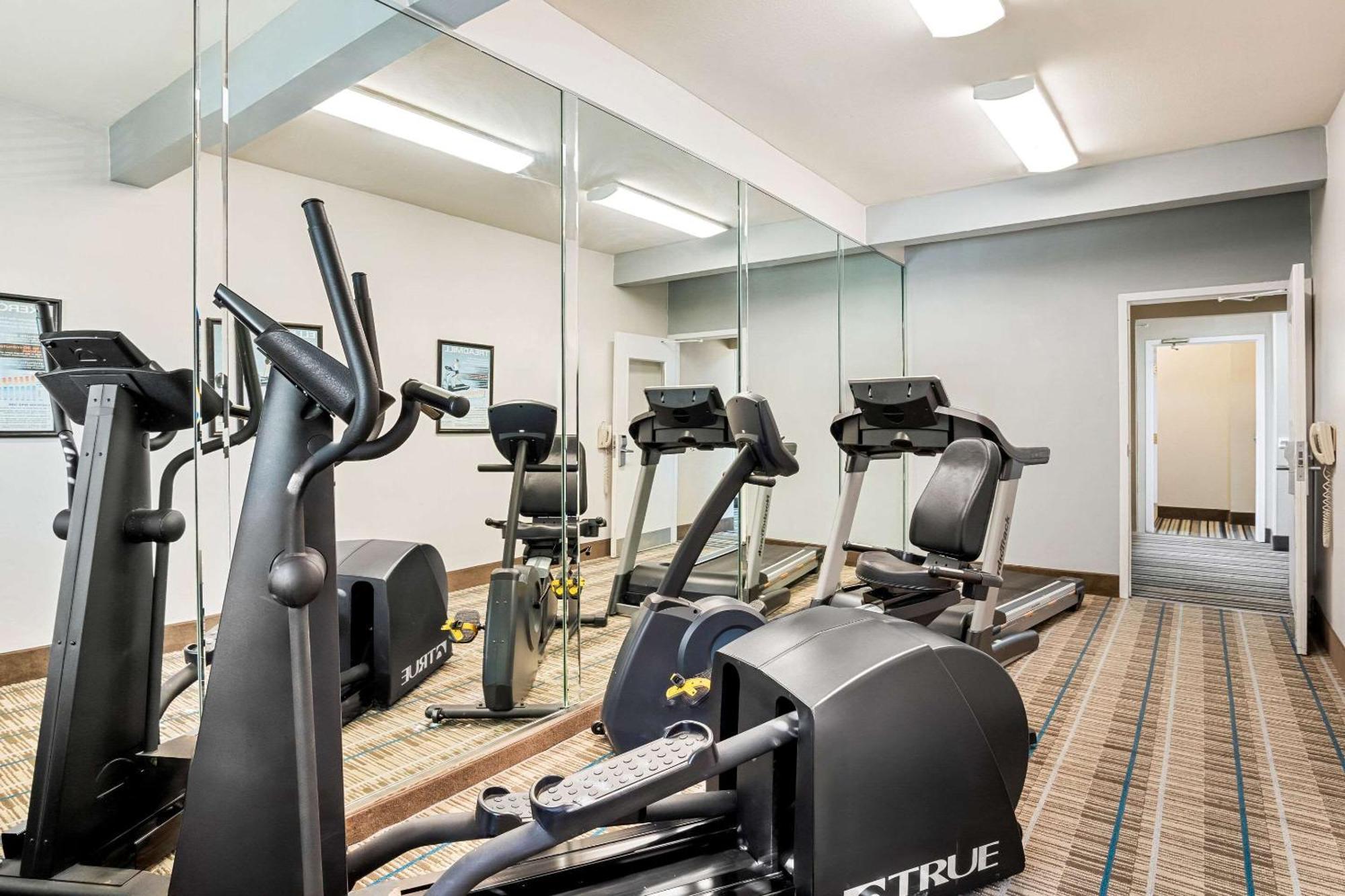 Mainstay Suites Addison-Dallas Buitenkant foto