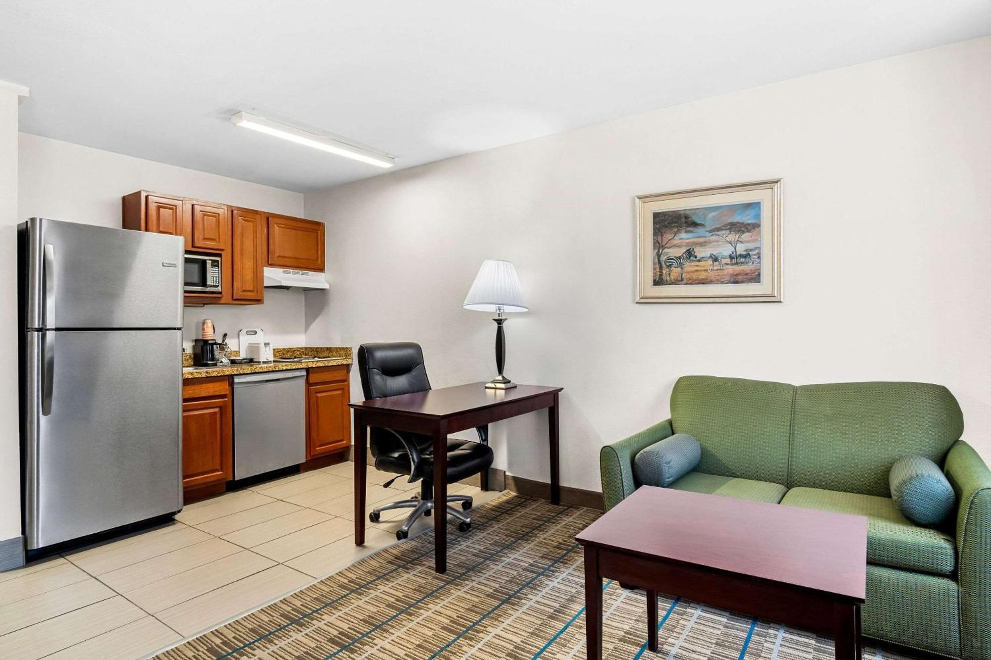 Mainstay Suites Addison-Dallas Buitenkant foto