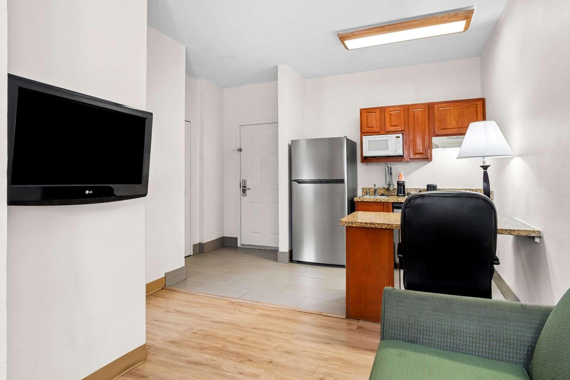 Mainstay Suites Addison-Dallas Buitenkant foto